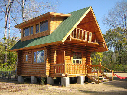 原木材料建造的別墅木屋_