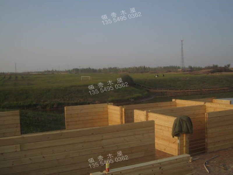 湖南衡陽客戶大型簡易井干式木別墅施工安裝(圖7)