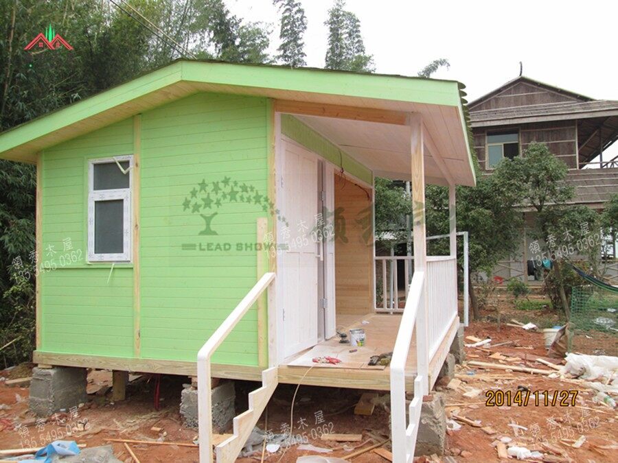 惠州客戶搭建簡單實用的居住小木屋(圖1)