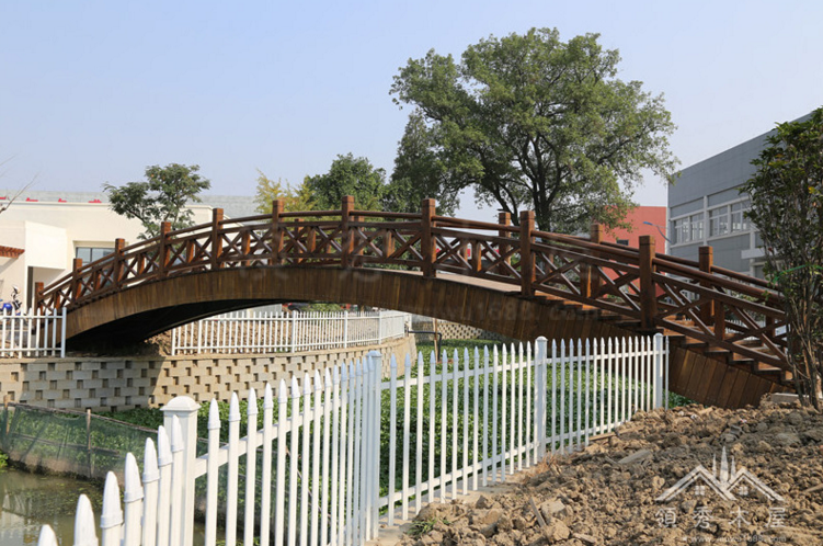 防腐木制棧道木橋