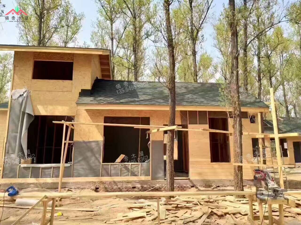 巡視新建木屋群(圖1) 新建木屋群