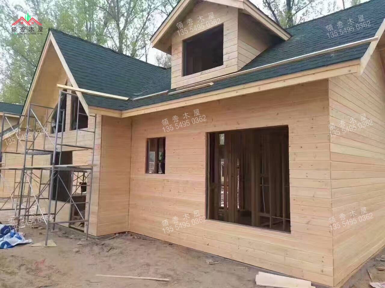 巡視新建木屋群(圖6) 巡視新建木屋群(圖6)