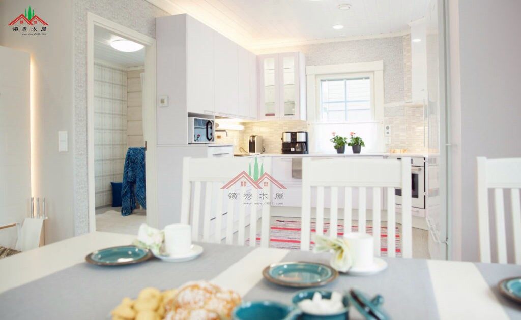 紅色兩層重型木屋木別墅