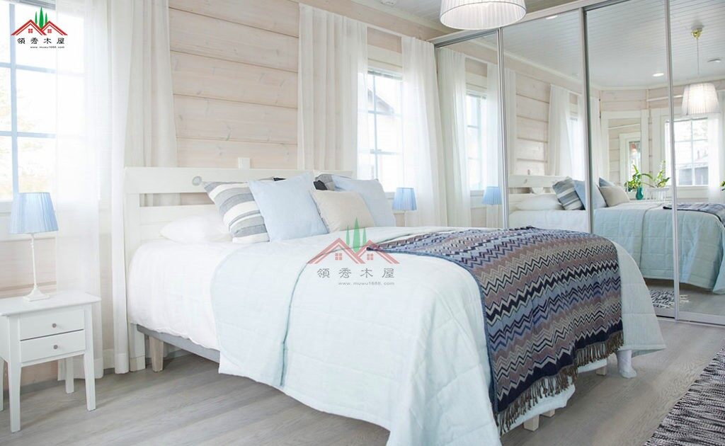 紅色兩層重型木屋木別墅