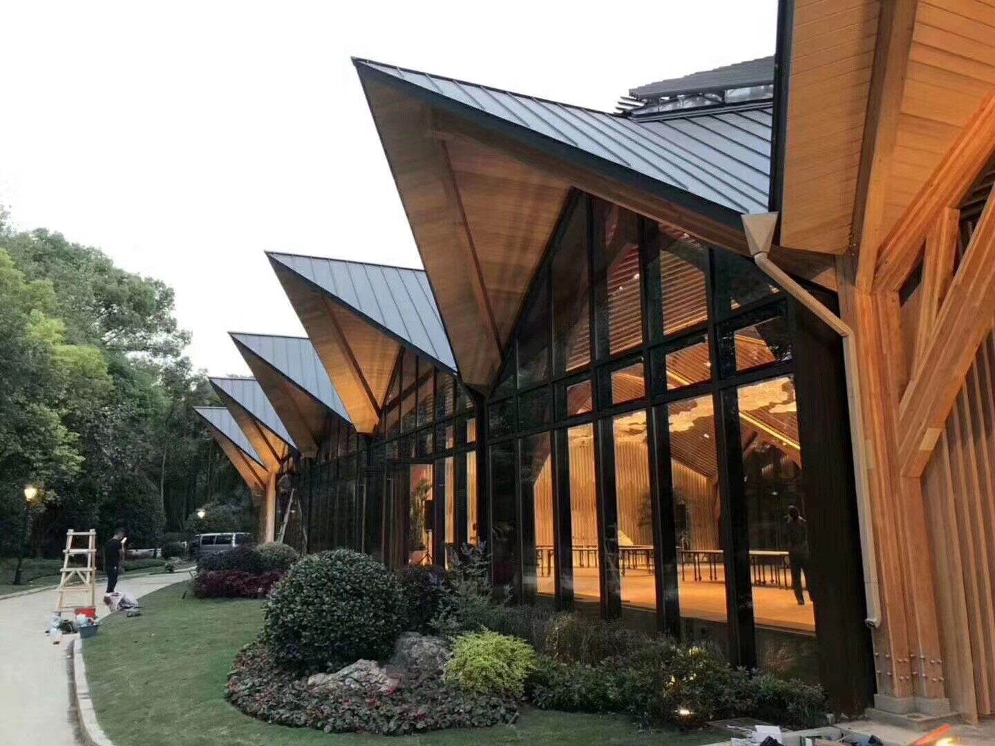 木結(jié)構(gòu)在公共建筑的大量運(yùn)用指日可待(圖2)