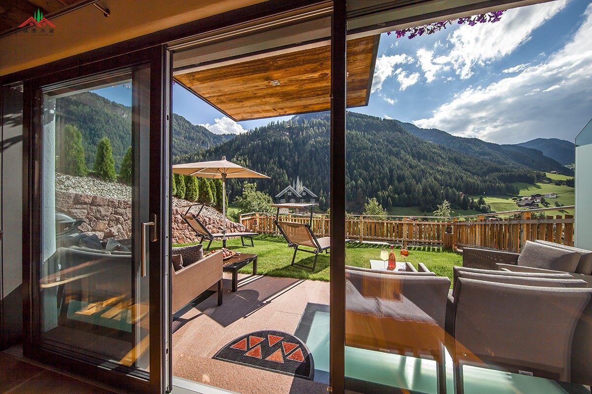 舊木板裝飾的度假木屋別墅(圖5)