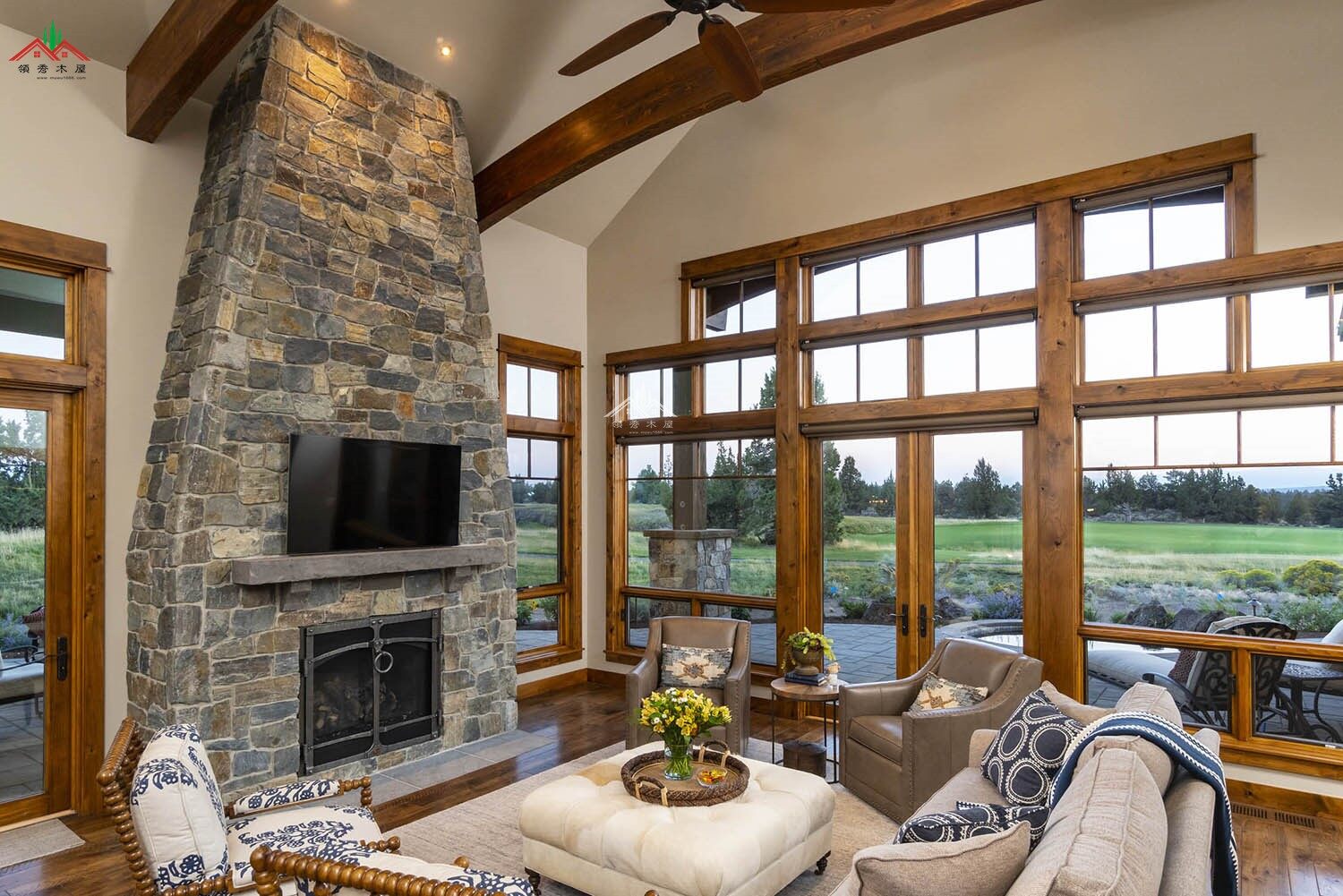 大型梁柱木屋別墅