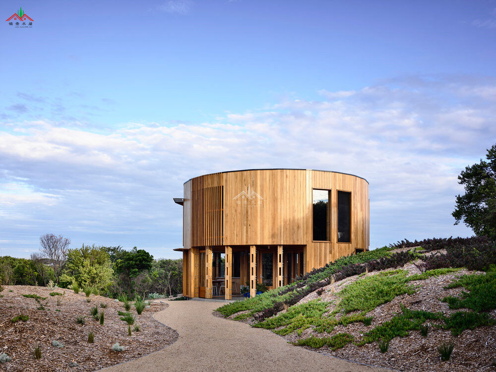 雙層圓形木屋