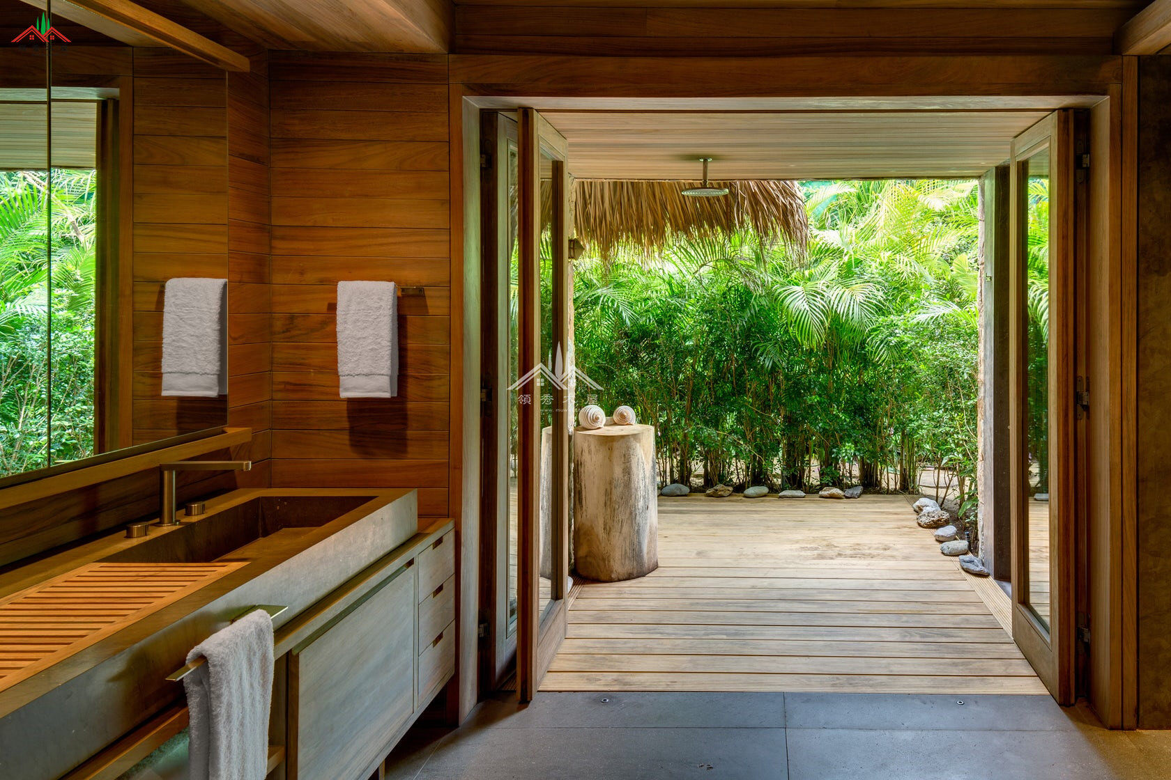 硬木制作木屋洗手間