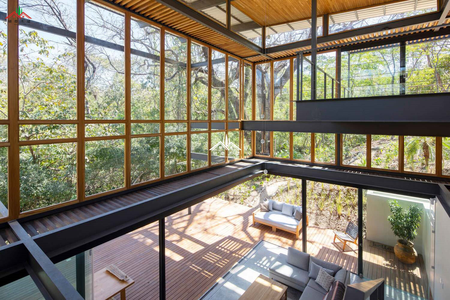 鋼木混凝土結(jié)合木屋