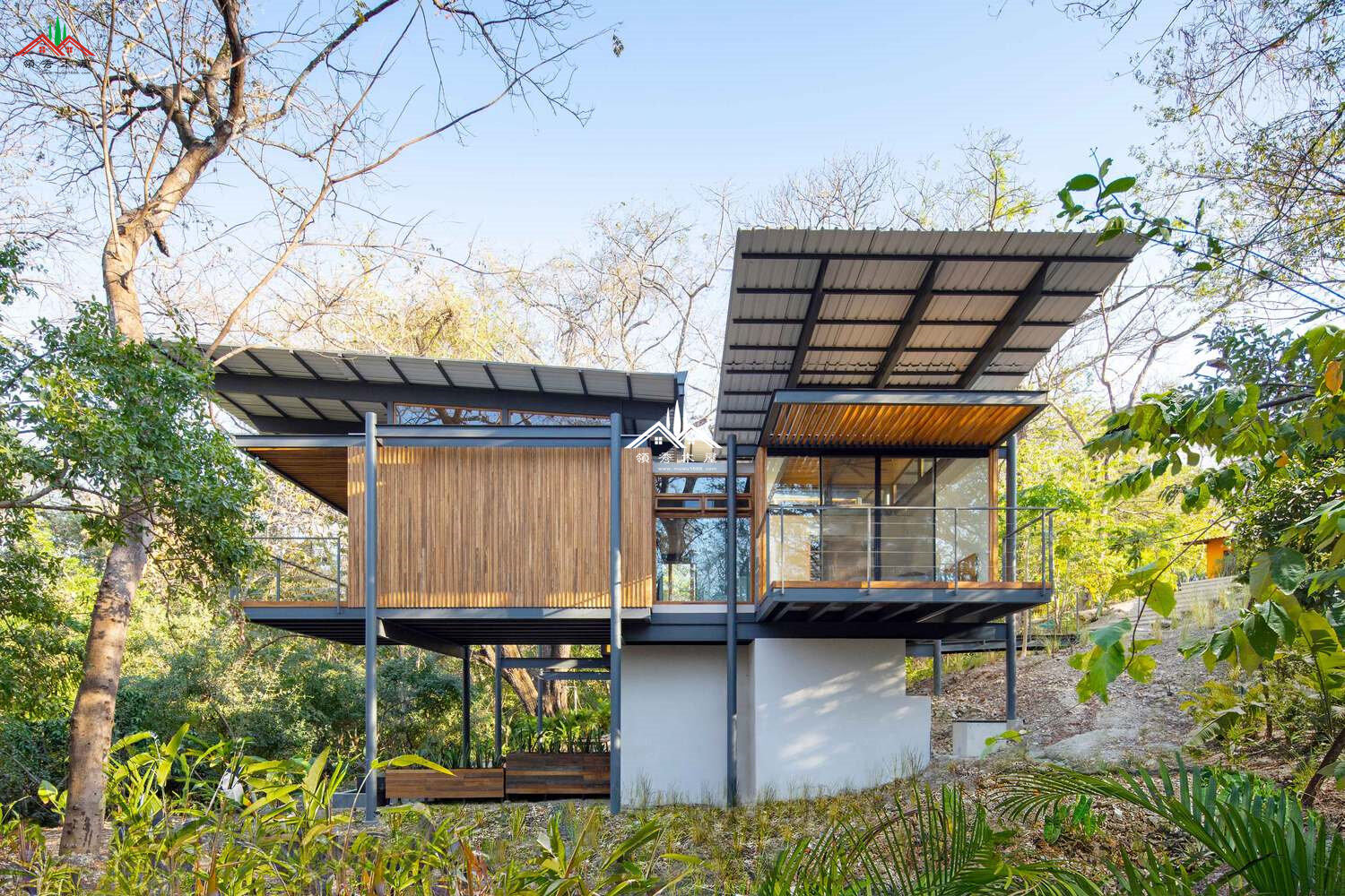 鋼木混凝土結(jié)合木屋