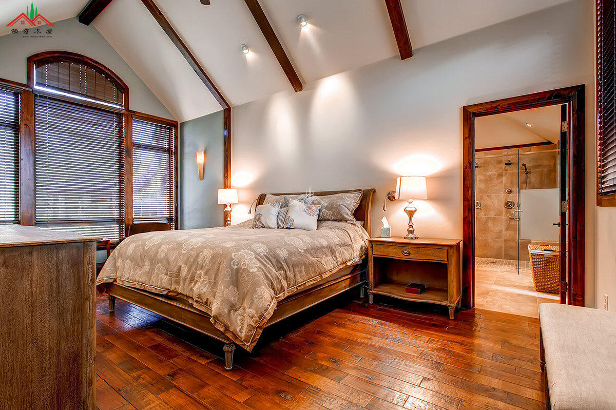 高檔梁柱木屋別墅酒店