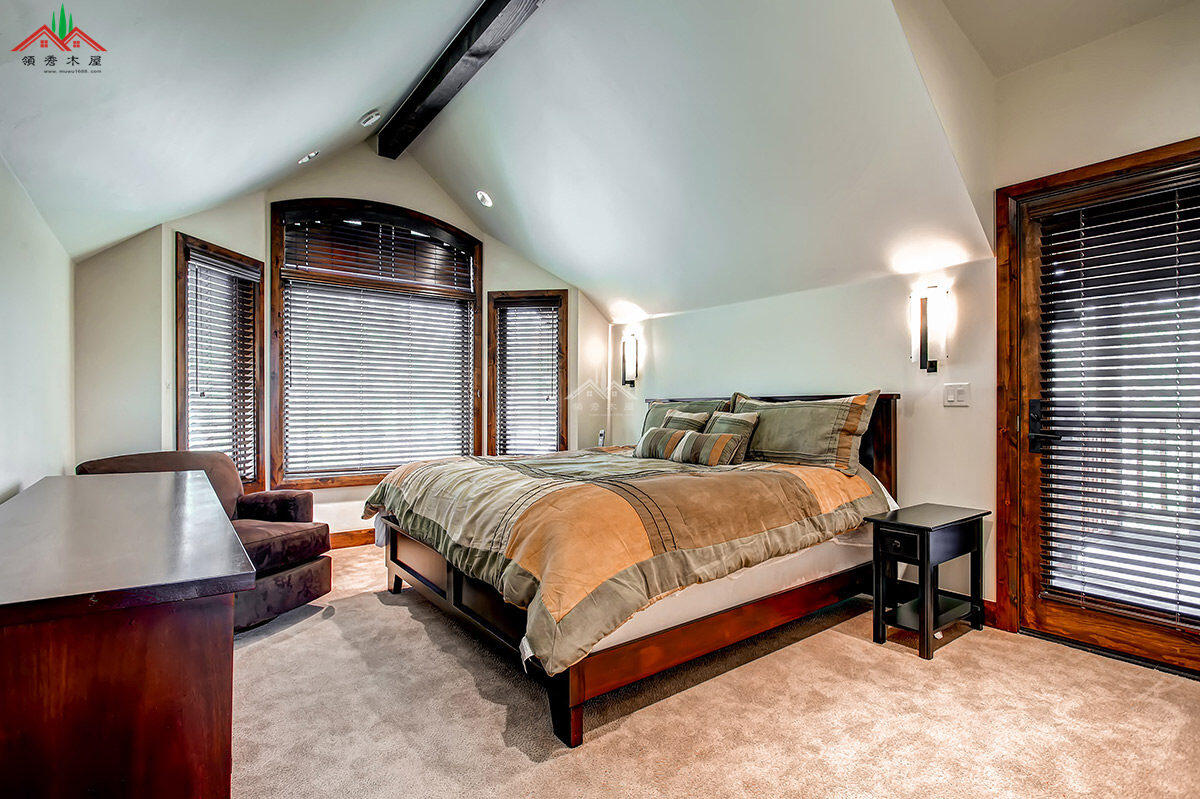 高檔梁柱木屋別墅酒店