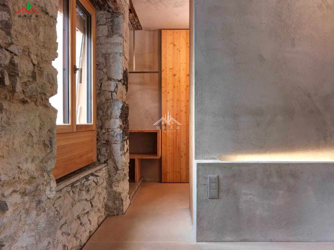 簡(jiǎn)約混磚木屋