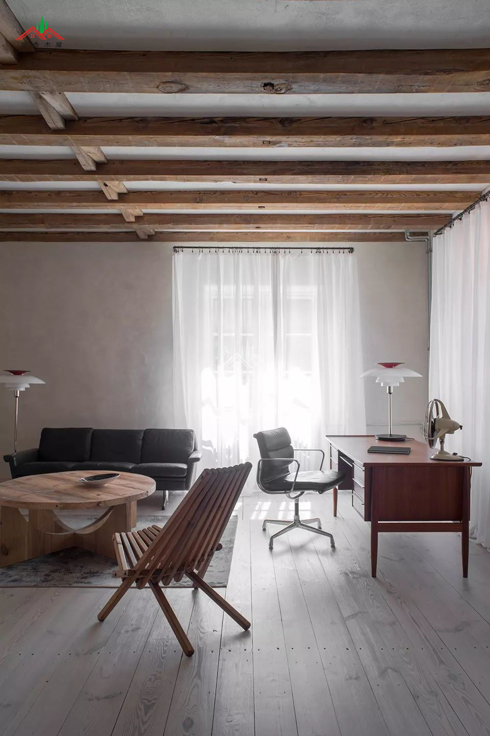 簡(jiǎn)約混磚木屋