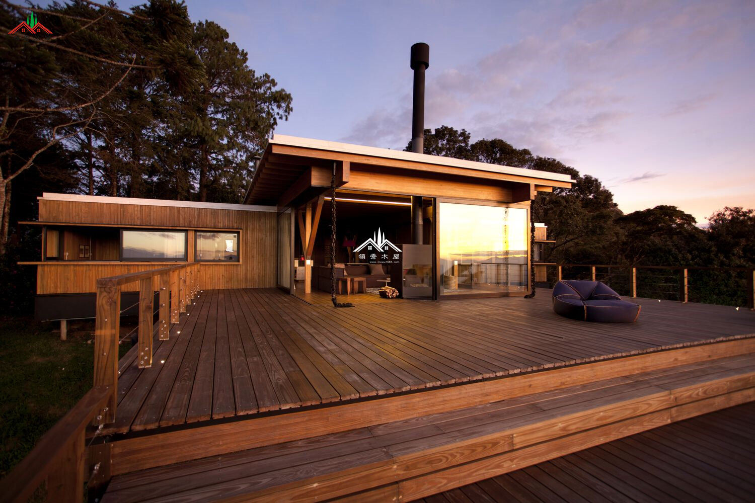 斜坡平頂度假木屋