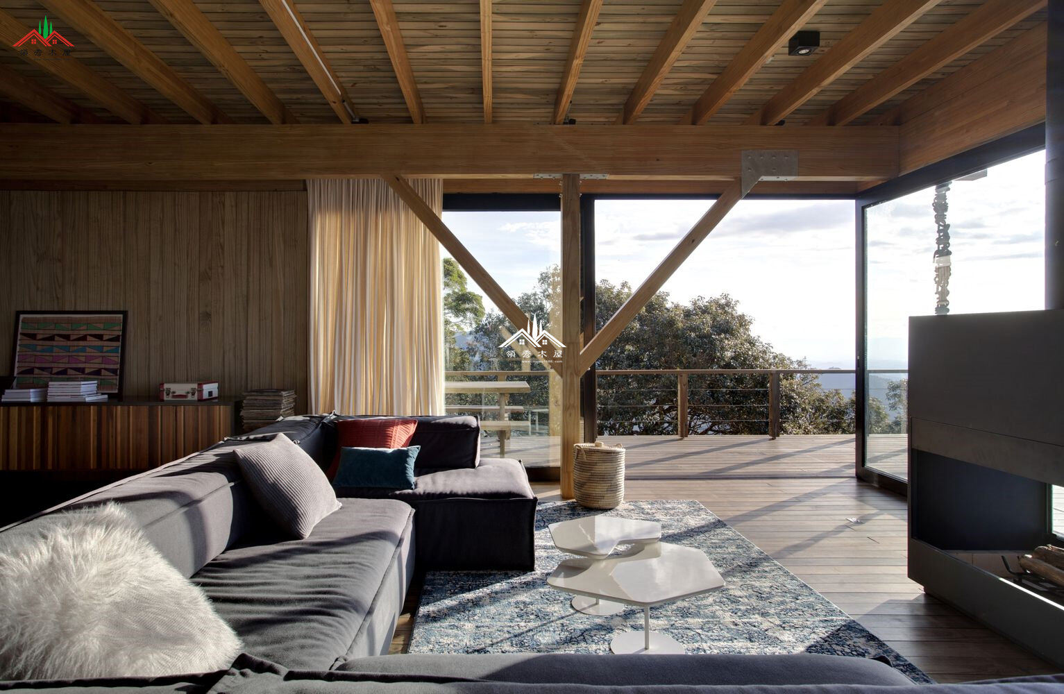 斜坡平頂度假木屋