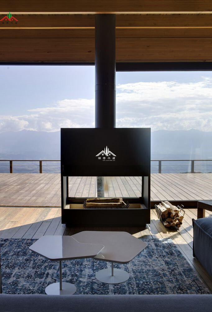 斜坡平頂度假木屋