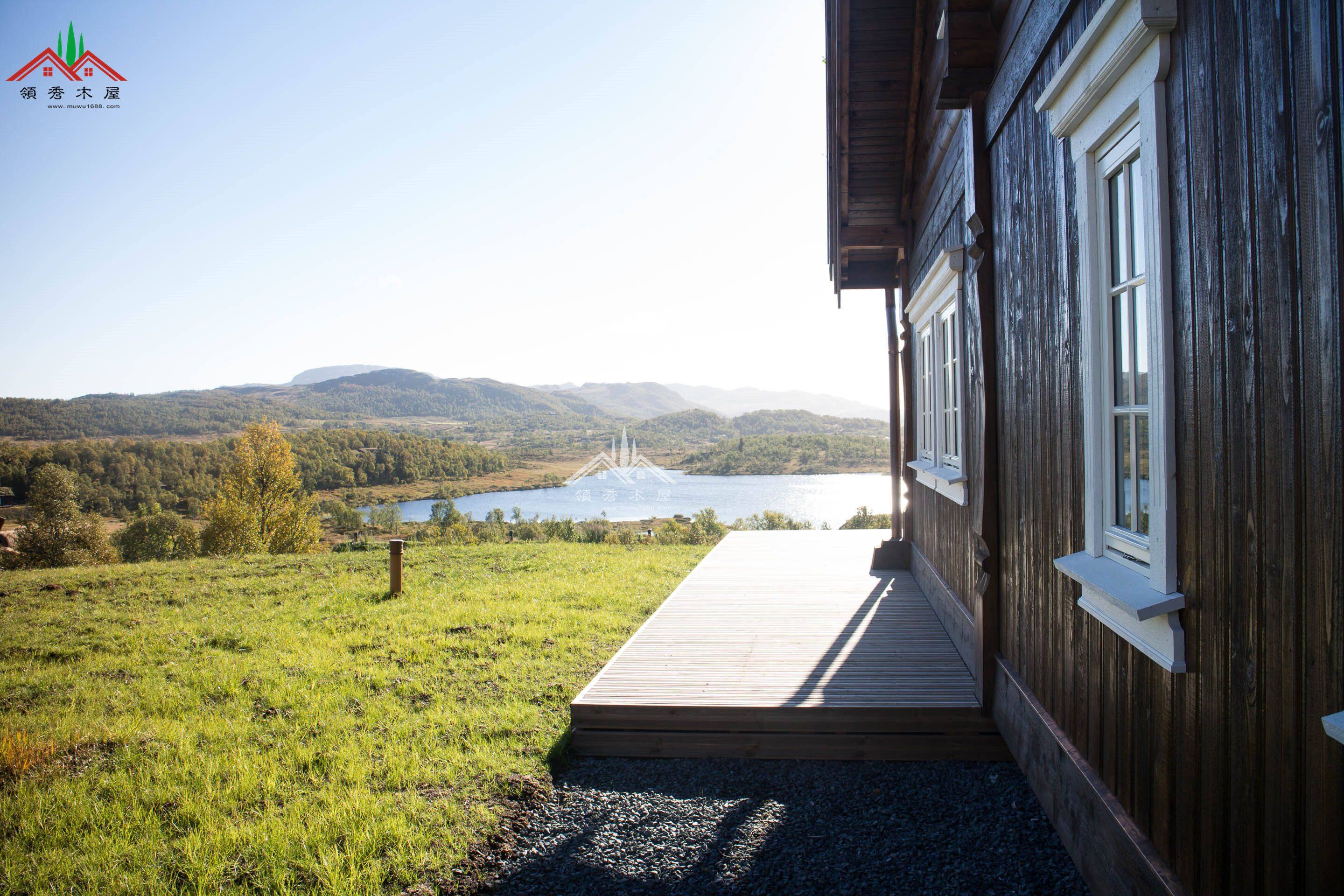 屋頂可以長(zhǎng)綠色植物的重型木刻楞木屋別墅