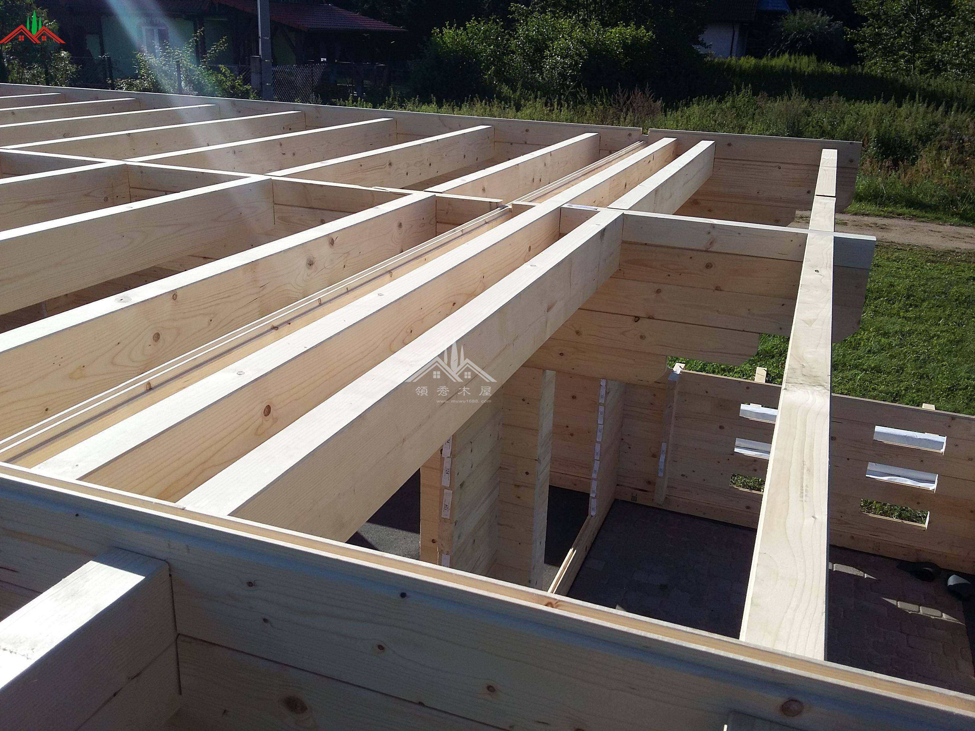 出口海外帶閣樓度假小木屋