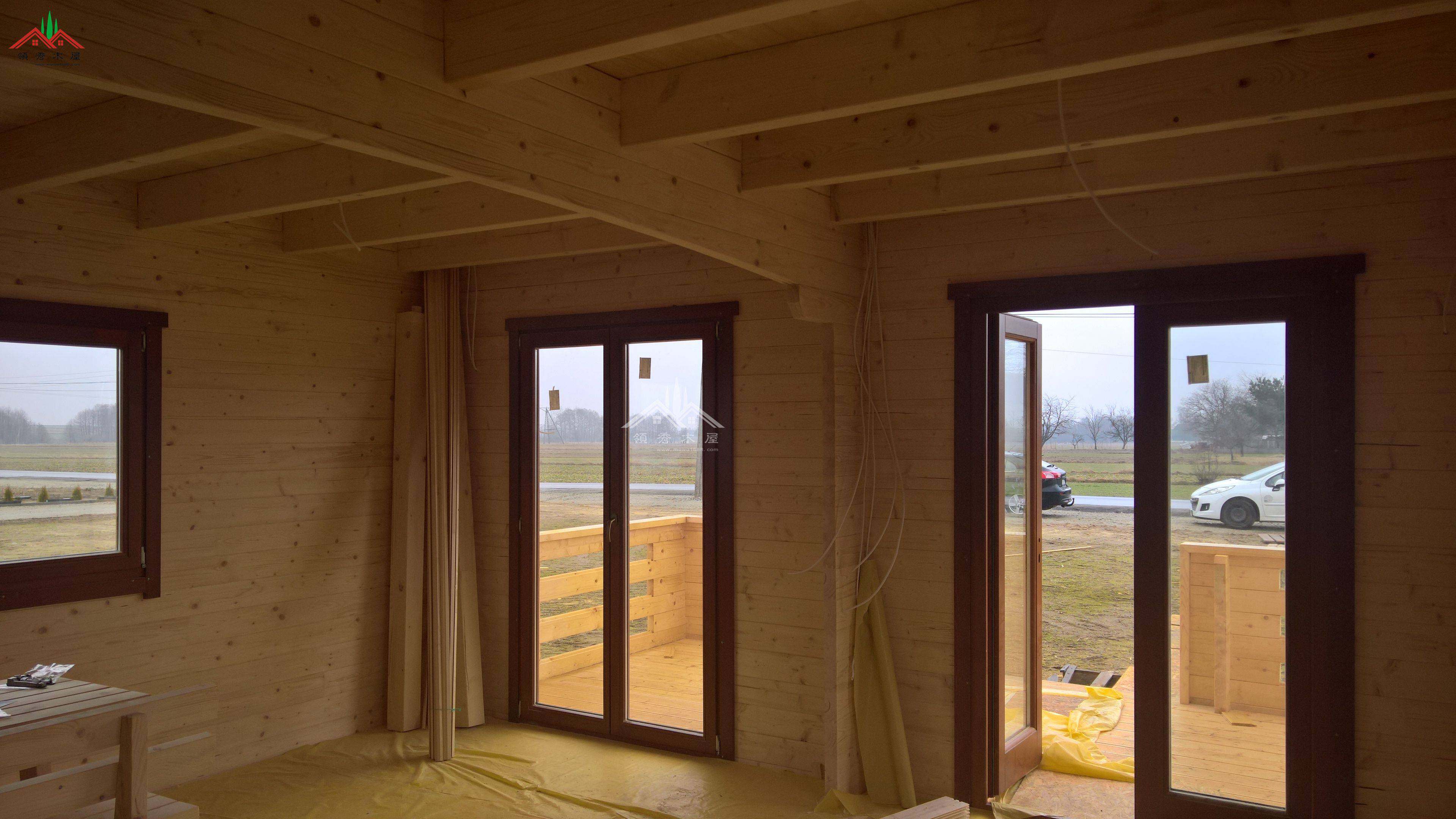 出口海外帶閣樓度假小木屋