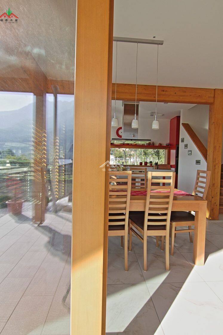 梁柱框架木屋別墅