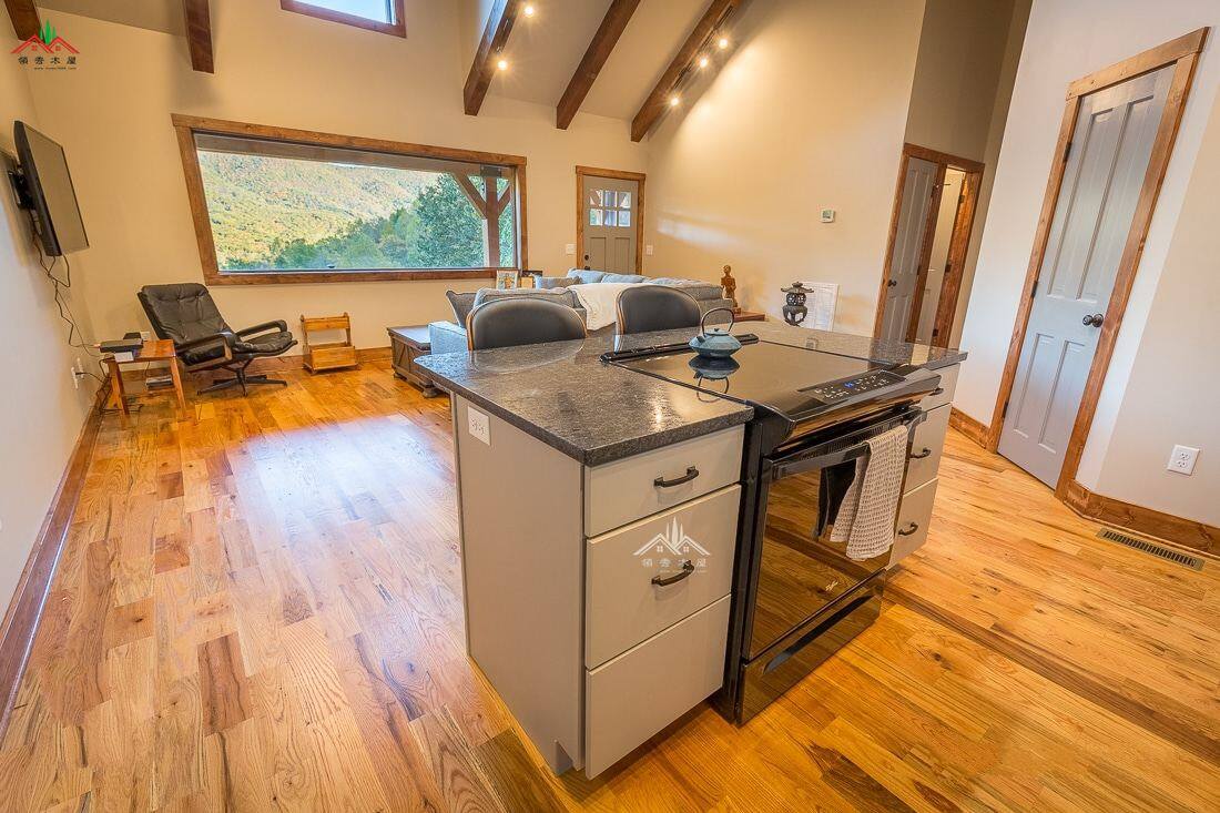 梁柱型雙層木屋別墅