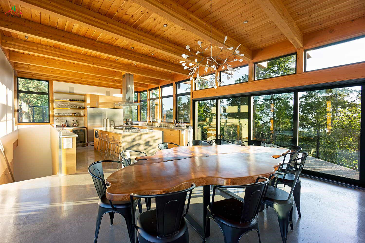 花旗松現(xiàn)代風(fēng)格木屋