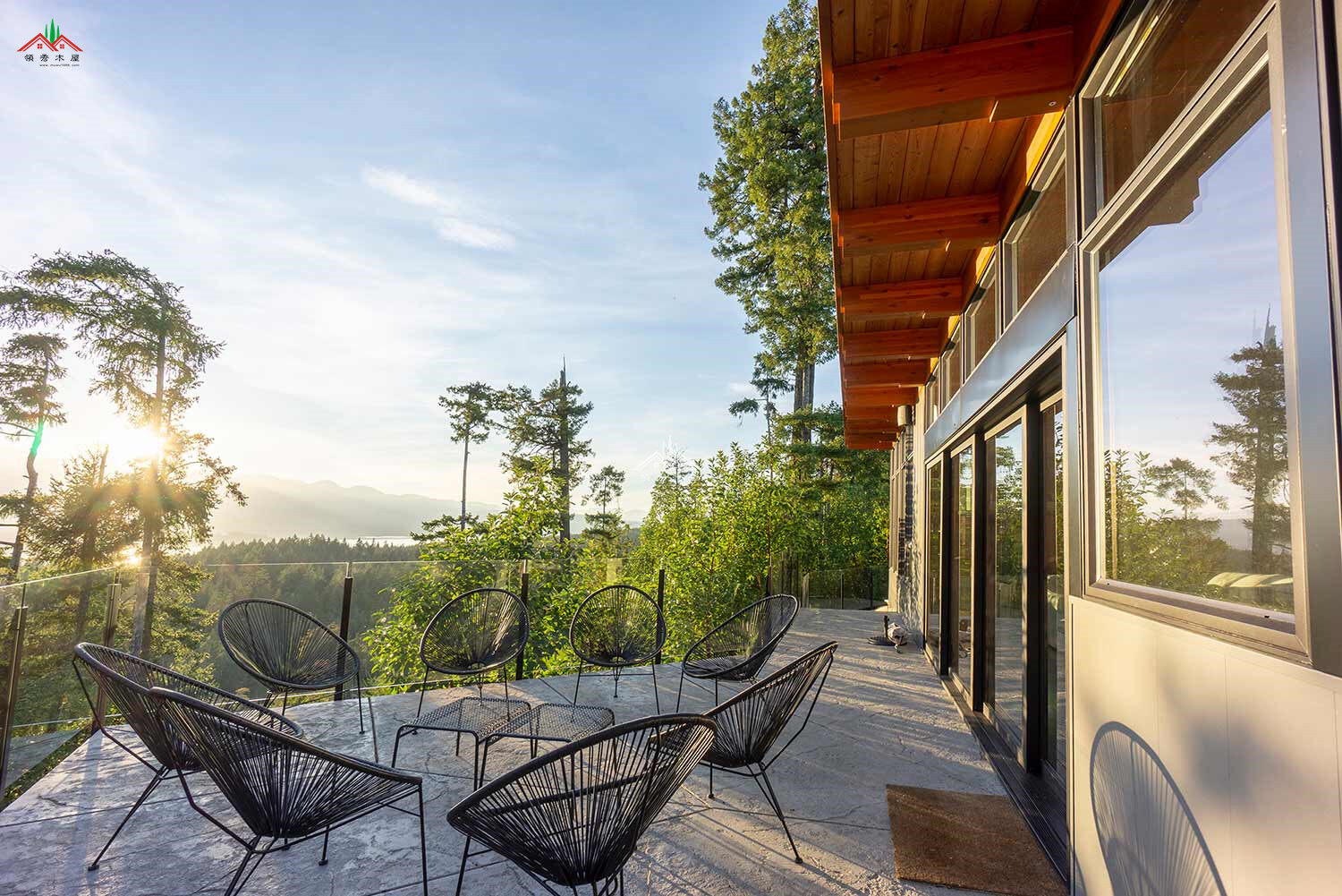 花旗松現(xiàn)代風(fēng)格木屋