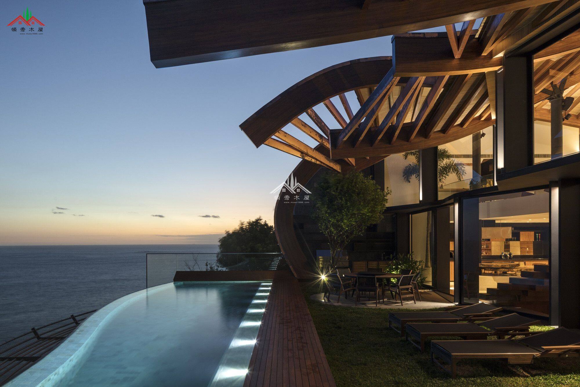 弧形膠合梁木屋