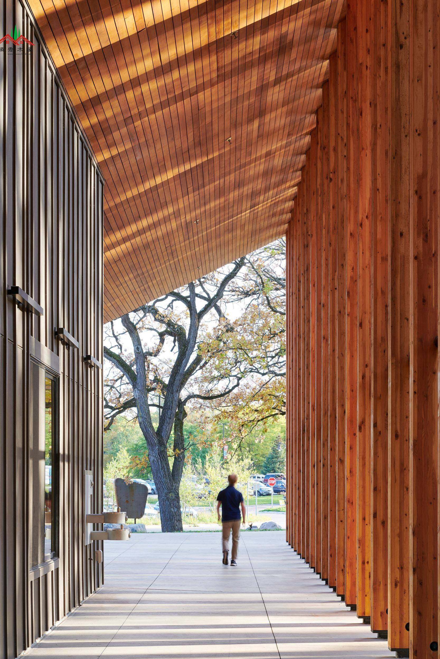 公園主題木結(jié)構(gòu)活動(dòng)中心