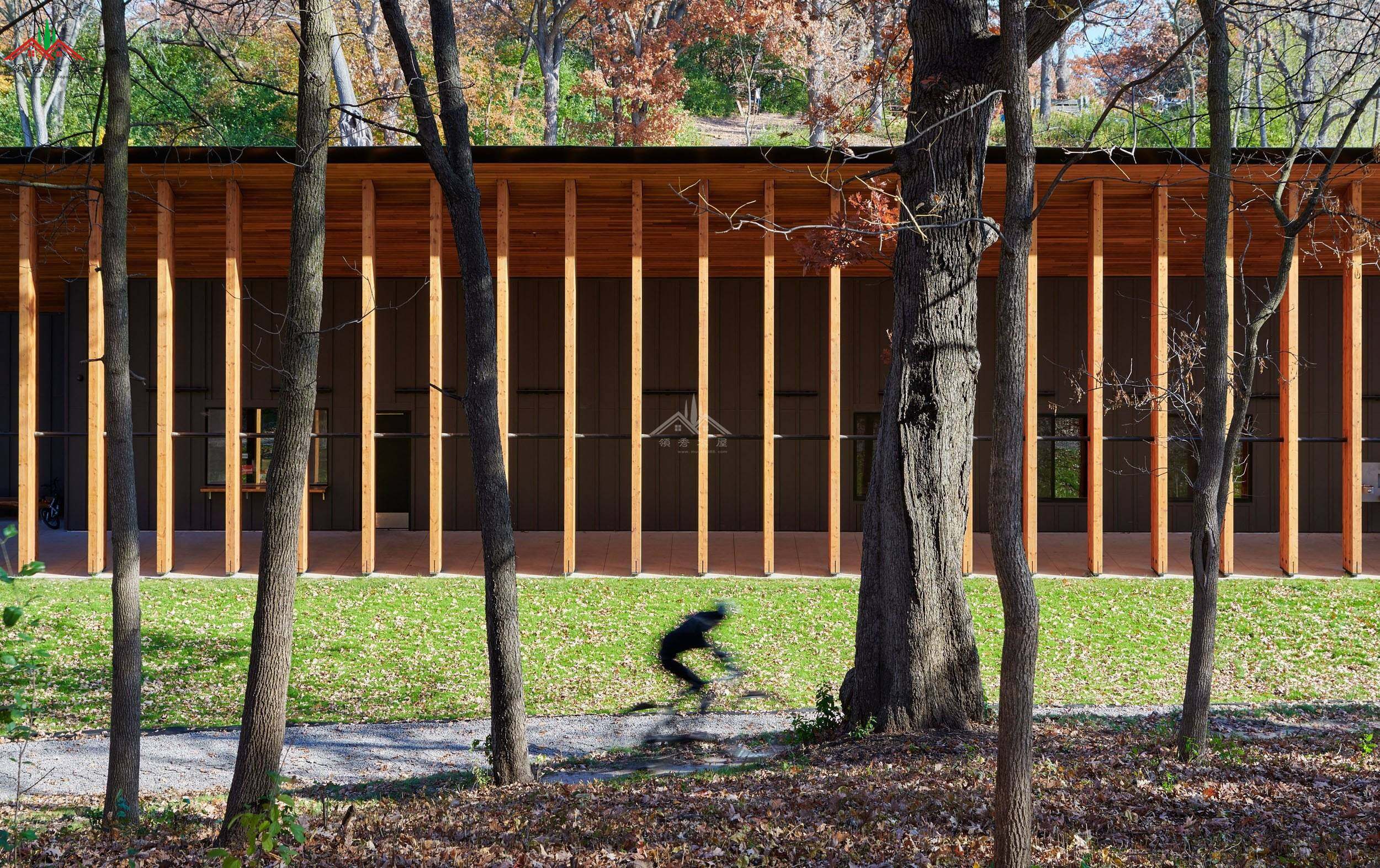 公園主題木結(jié)構(gòu)活動(dòng)中心