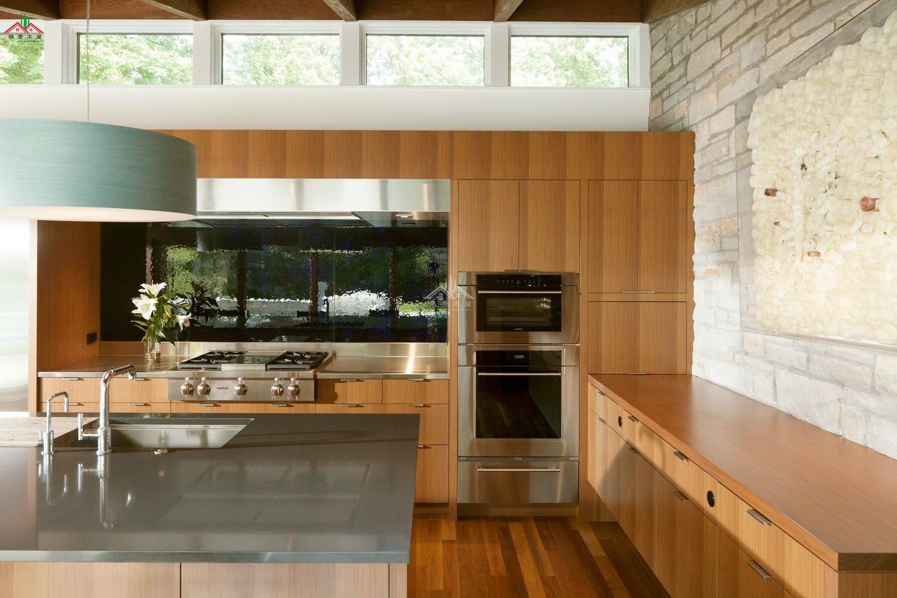 中世紀(jì)湖樓木屋別墅