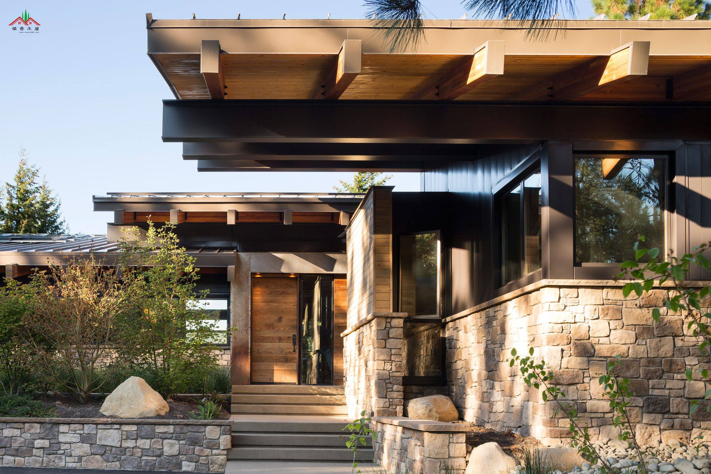 膠合木制作的木屋別墅