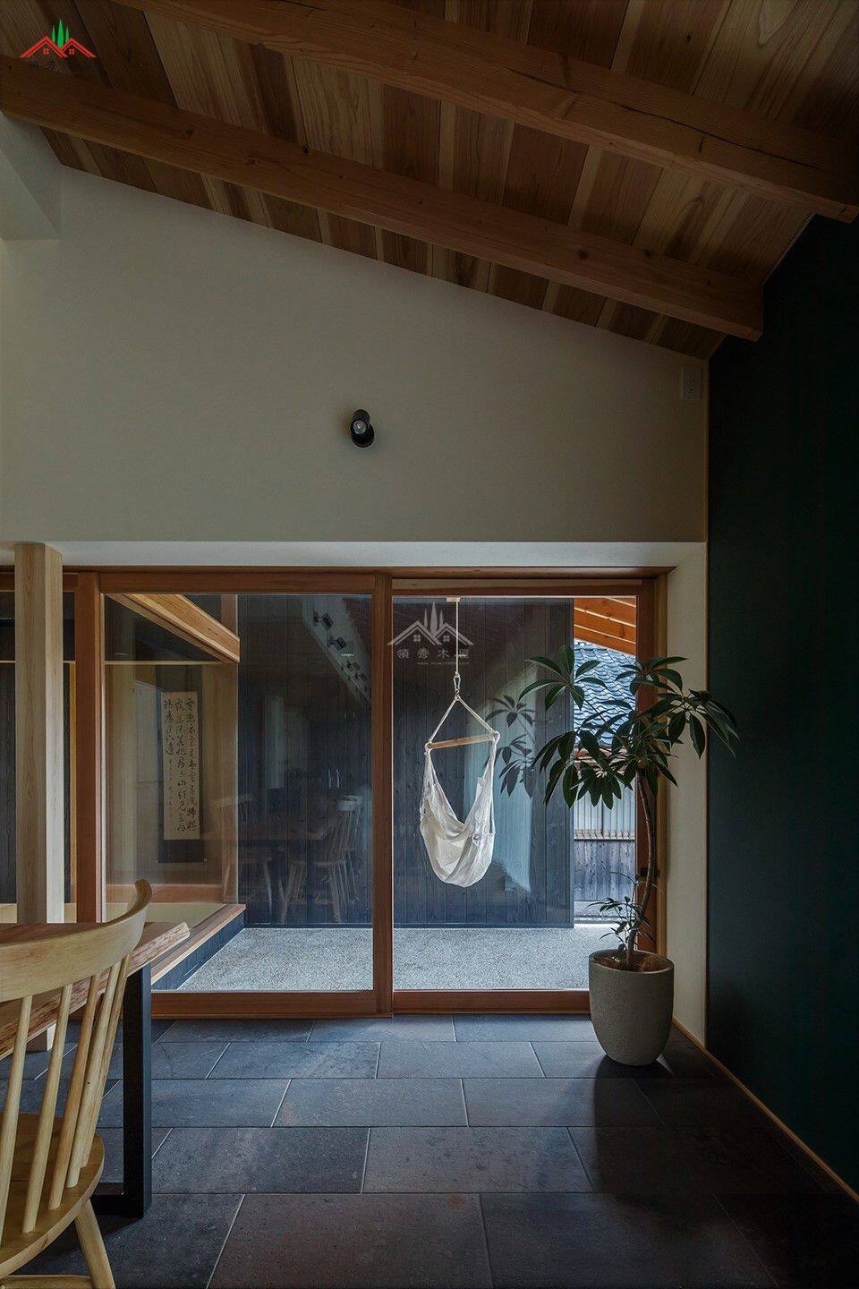 日式風(fēng)格鄉(xiāng)下木結(jié)構(gòu)民宿酒店