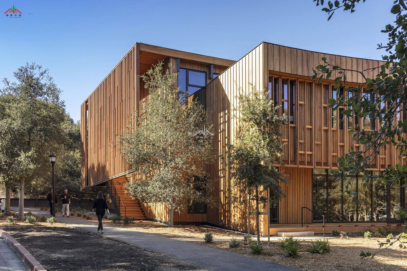 木結(jié)構(gòu)學(xué)校