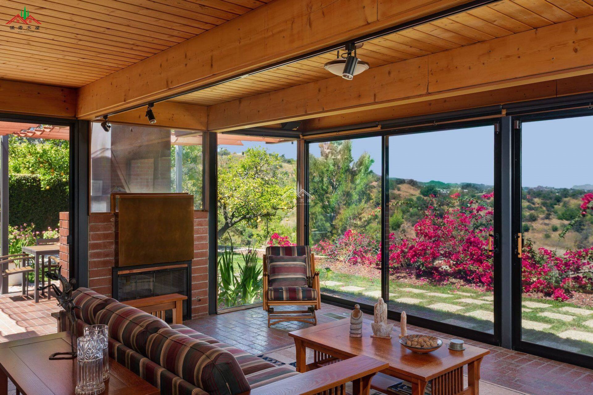 現(xiàn)代風(fēng)格木屋