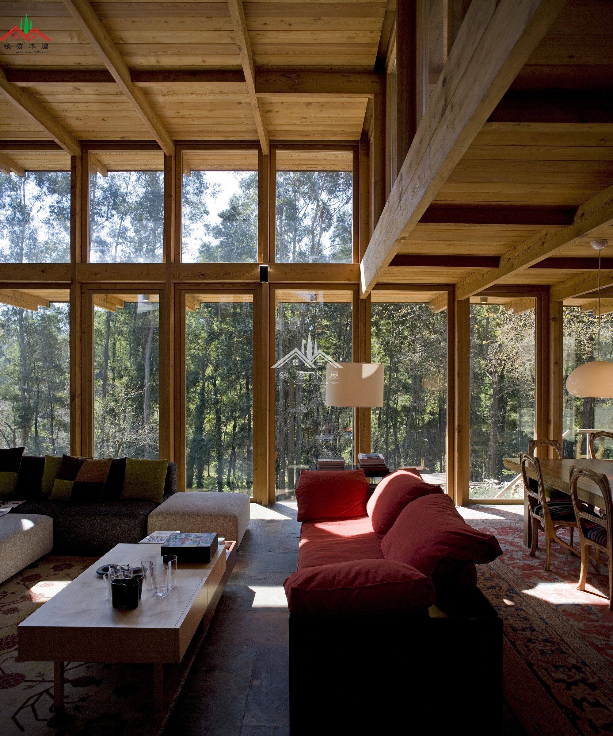 木結(jié)構(gòu)會(huì)所木屋