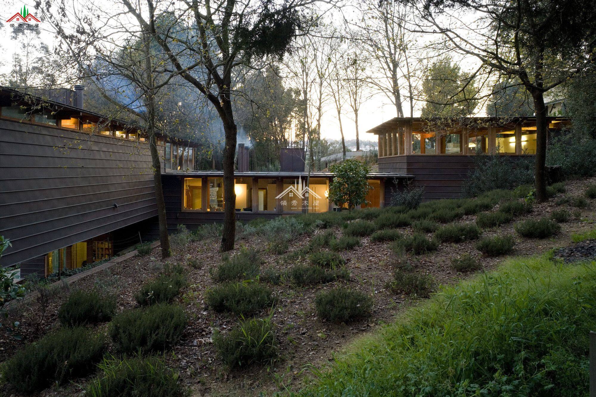 木結(jié)構(gòu)會(huì)所木屋