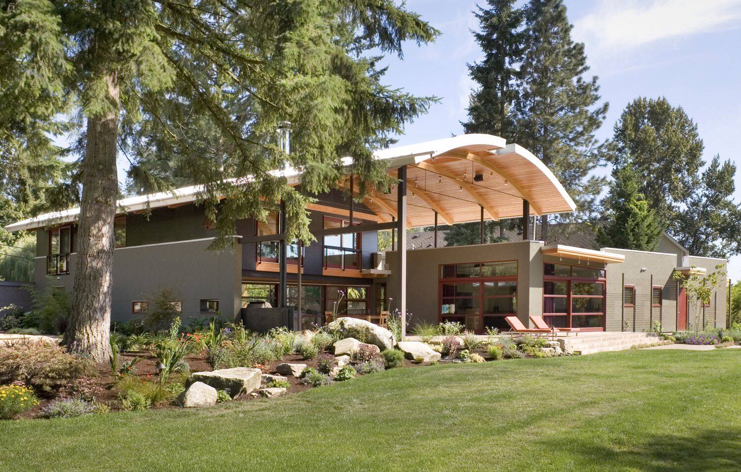 鋼木梁柱結(jié)構(gòu)接待中心木屋