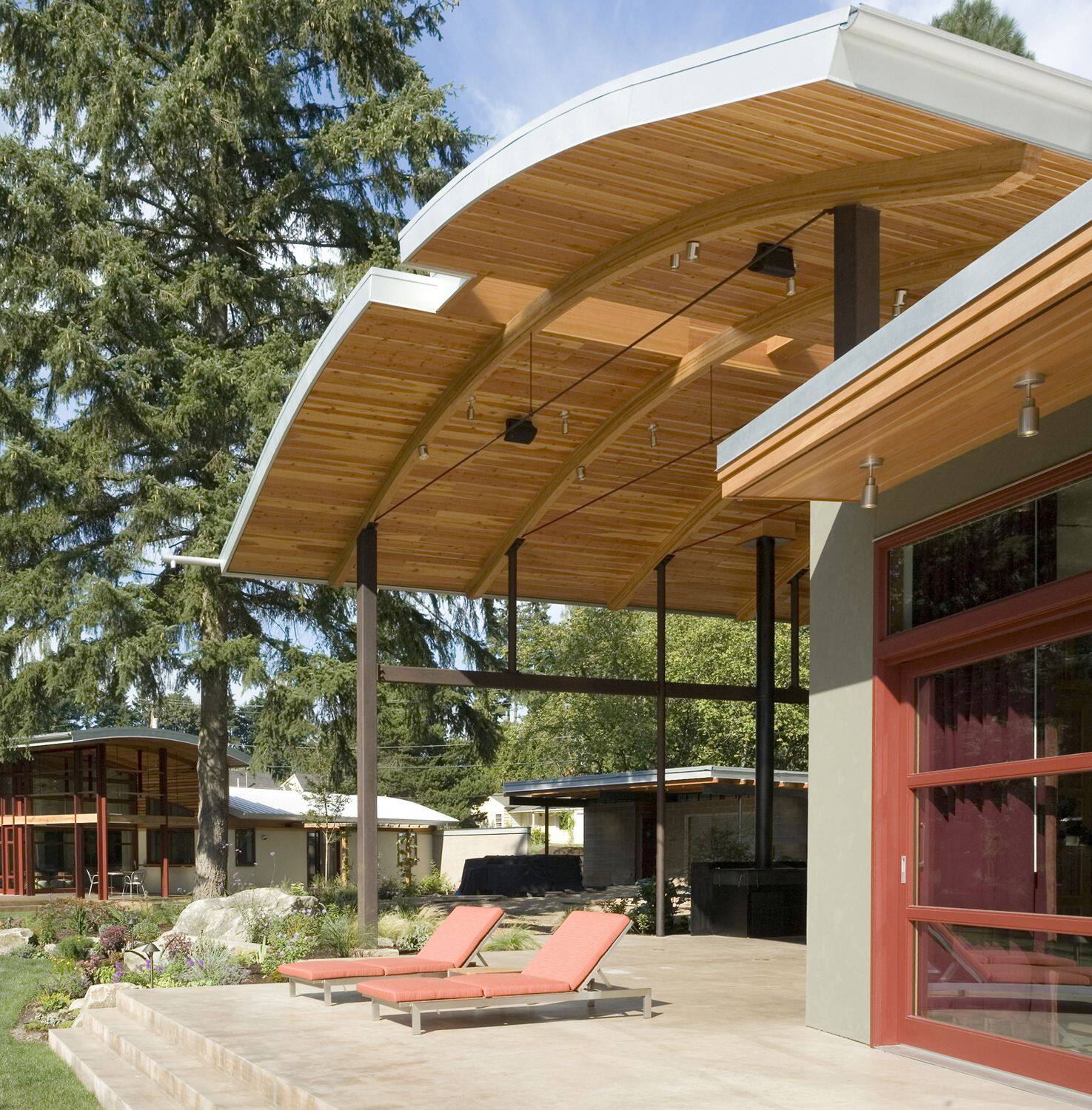 鋼木梁柱結(jié)構(gòu)接待中心木屋