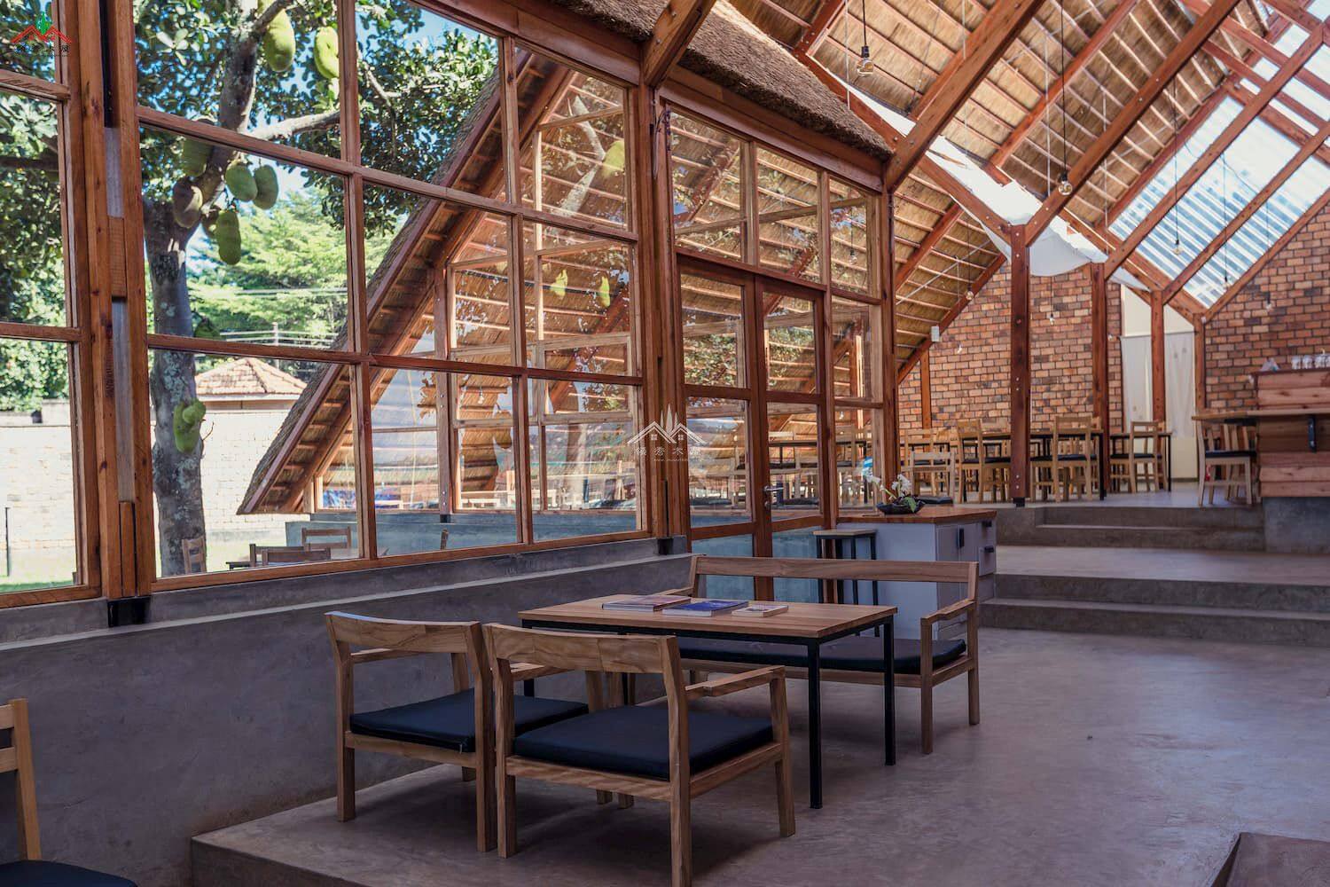 特色三重三角形木結(jié)構(gòu)餐廳