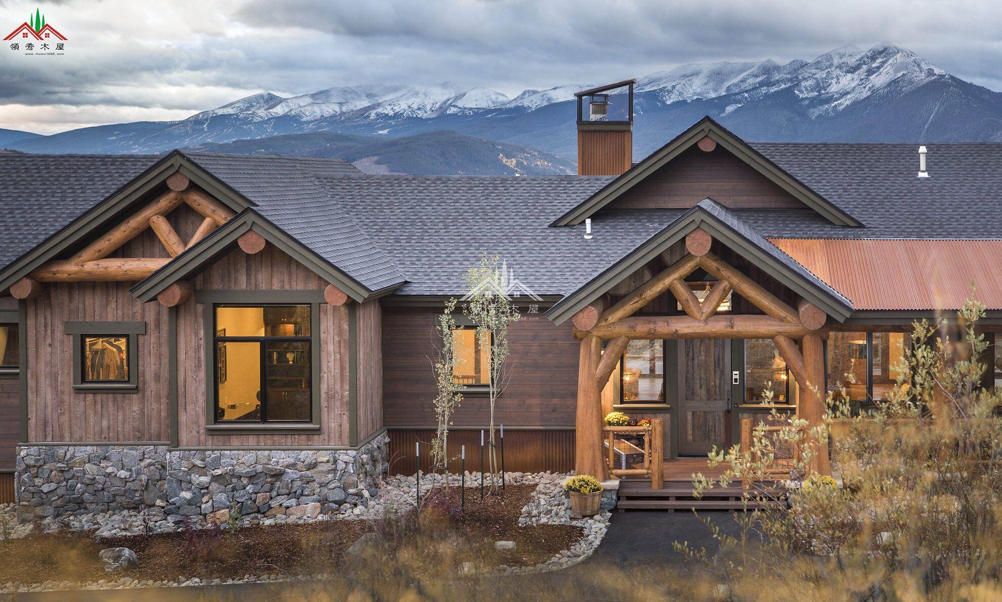 靠山坡木屋別墅