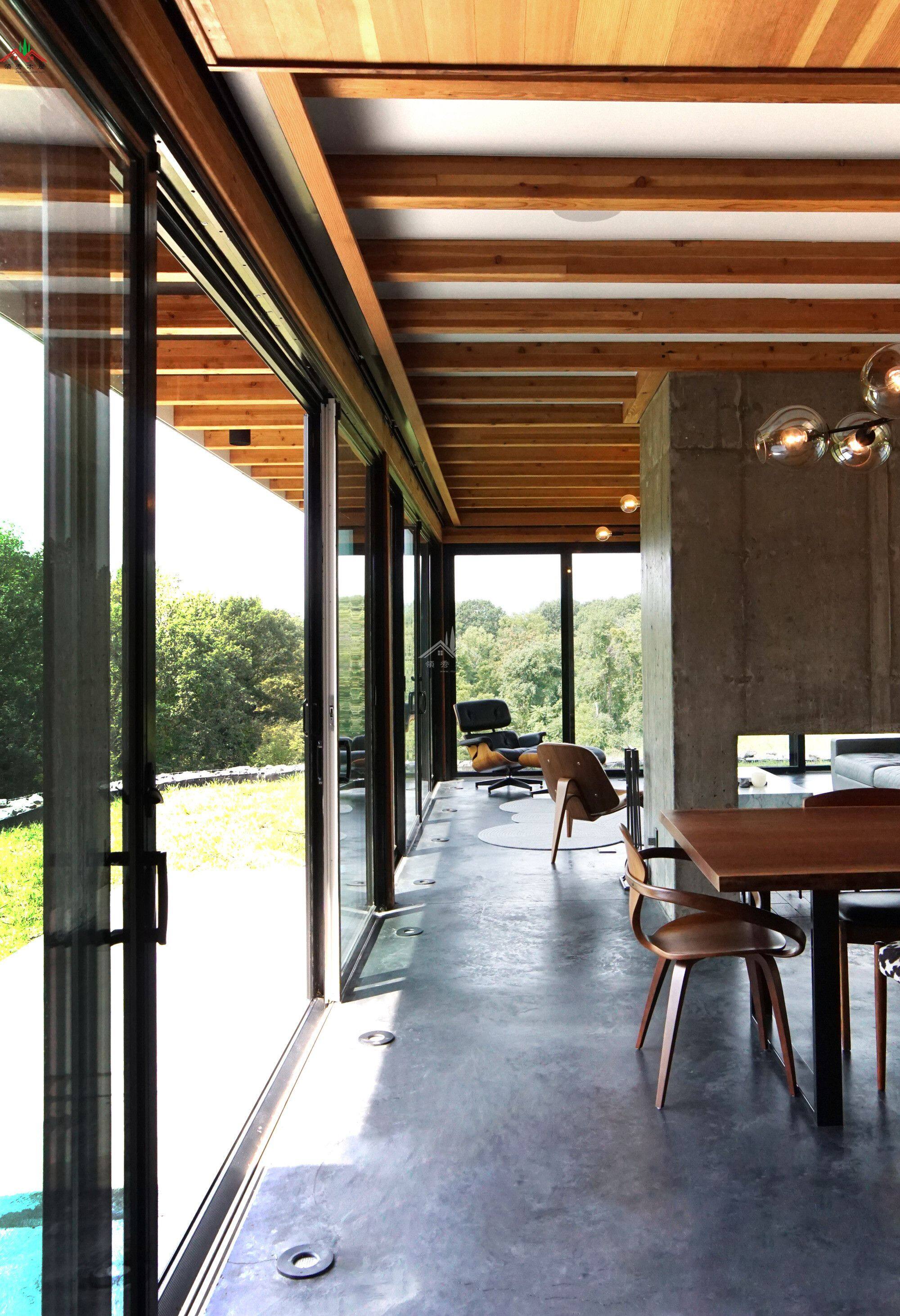 平頂混凝土木材結(jié)合的特色木屋