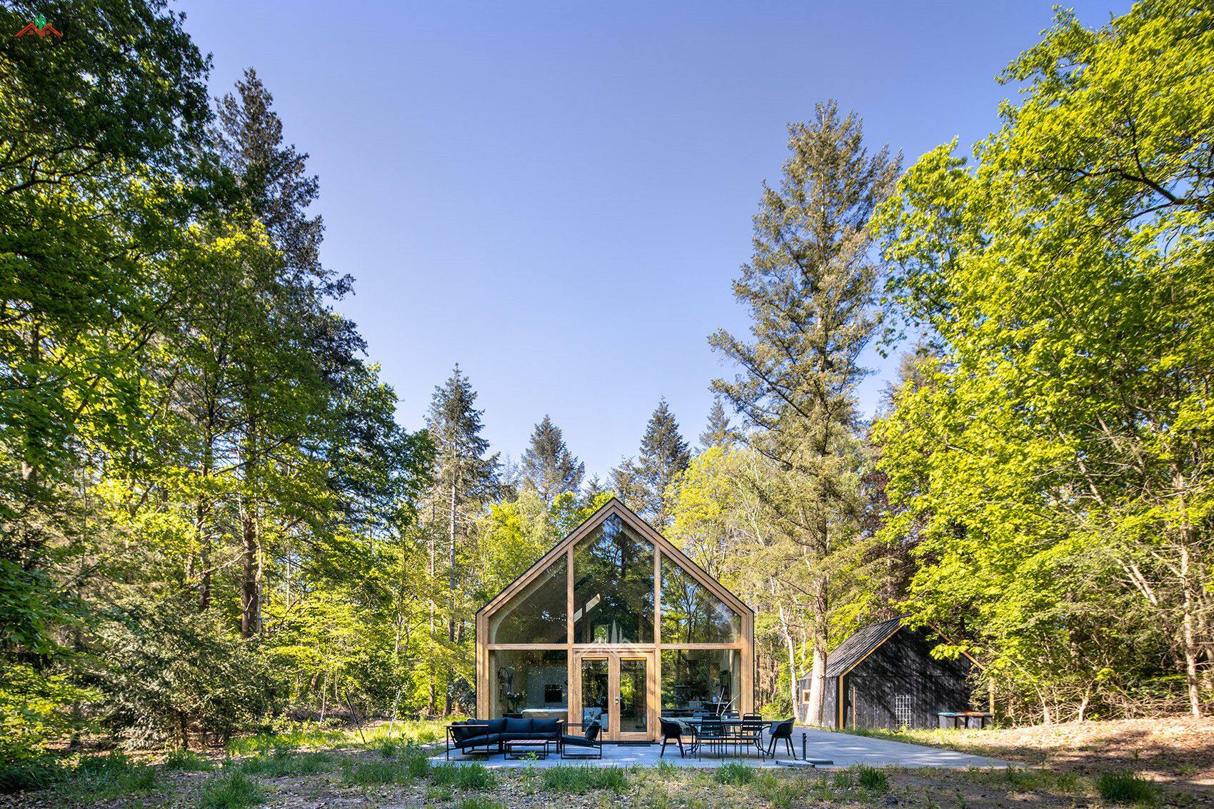 有完美曲線的膠合木木屋