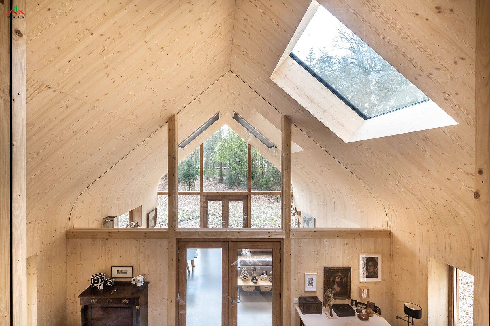 有完美曲線的膠合木木屋