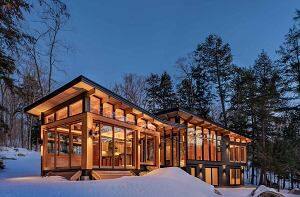 山東青島李先生全玻璃梁柱木屋結(jié)構(gòu)度假別墅