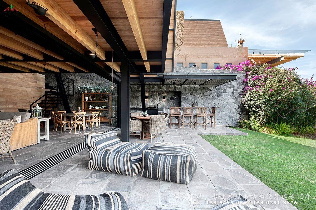 特色三角形木屋