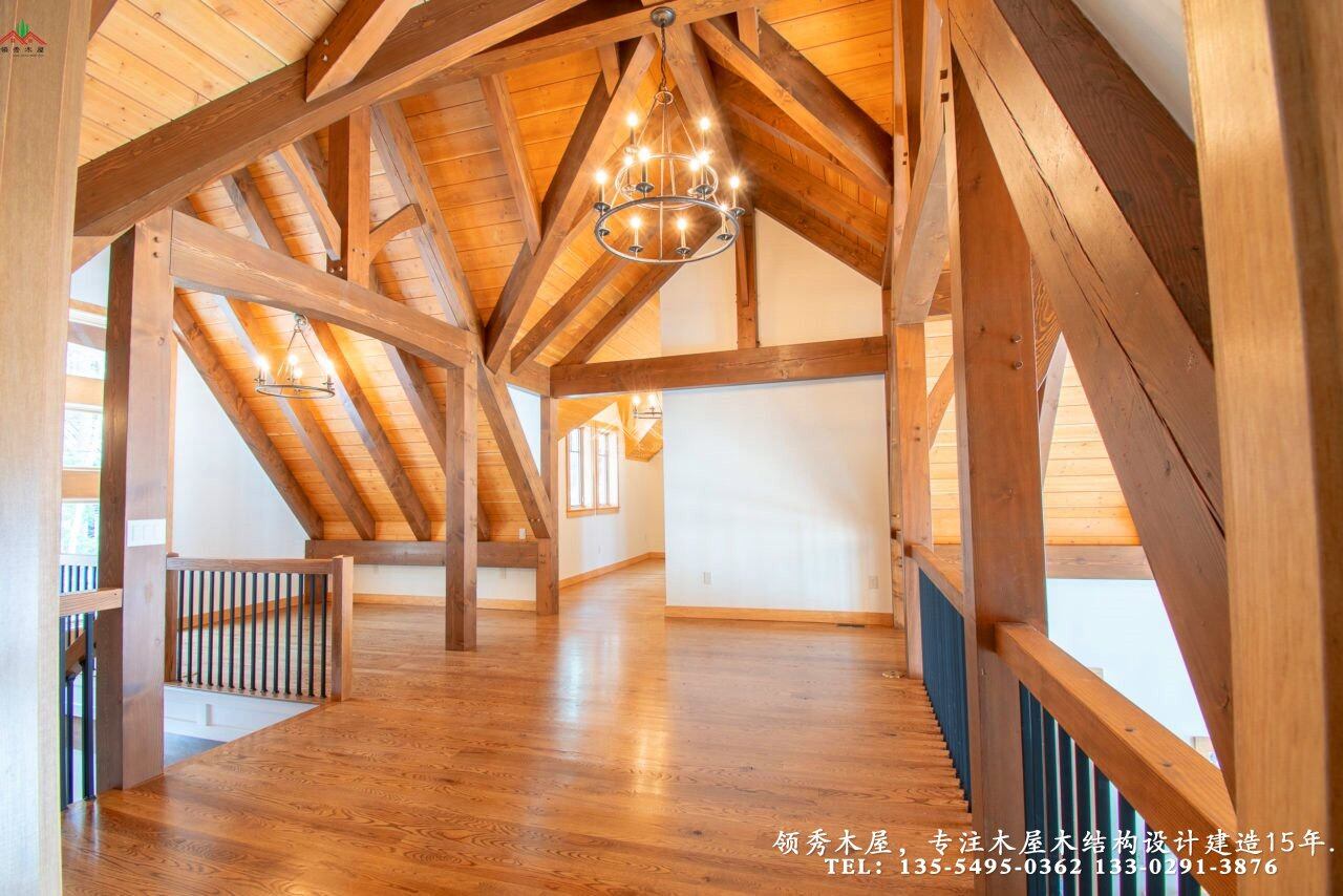 雪地里的木屋別墅