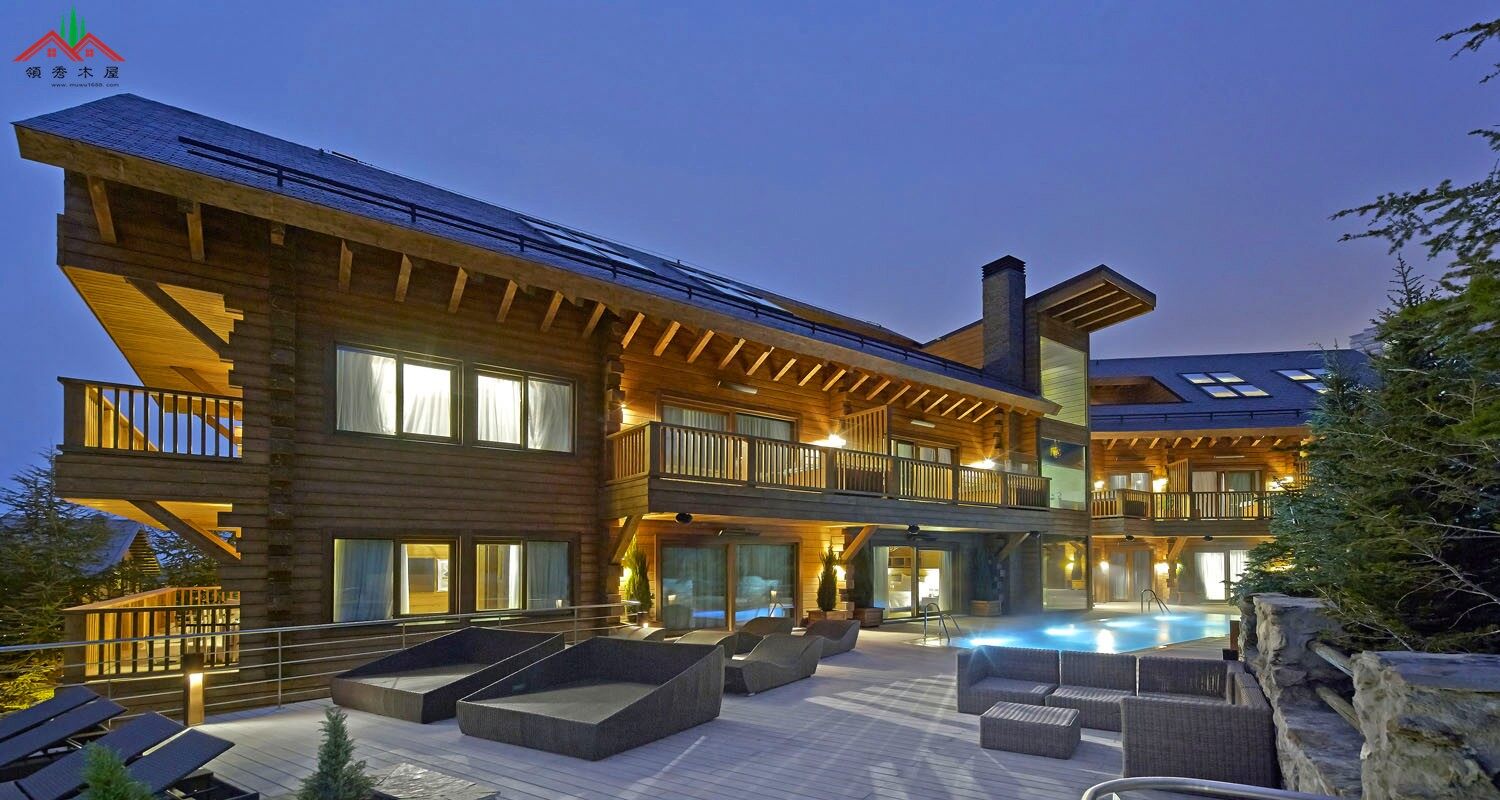 雪地高檔度假木別墅酒店